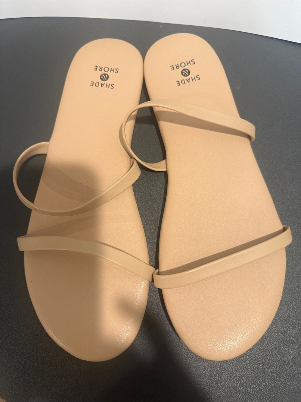 Shade & Shore Women's Beige Minimal Strappy Sandals